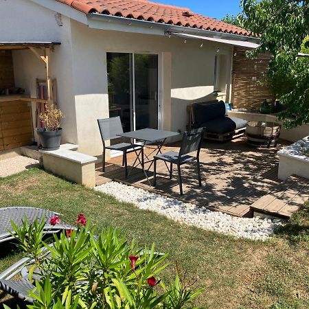 Gite Bambou Avec Piscine Saint-Andeol-le-Chateau Екстериор снимка