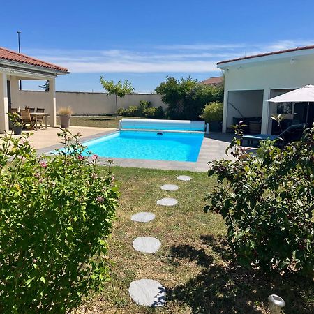 Gite Bambou Avec Piscine Saint-Andeol-le-Chateau Екстериор снимка