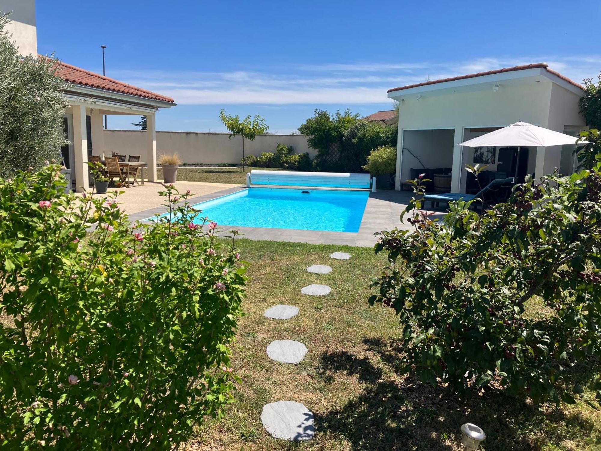 Gite Bambou Avec Piscine Saint-Andeol-le-Chateau Екстериор снимка